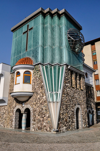 Illustration for article titled What Happens When A Japanese Architect Designs A Balkan City?